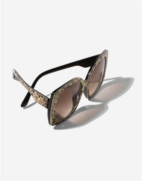 Print family sunglasses in Leo Print for Women